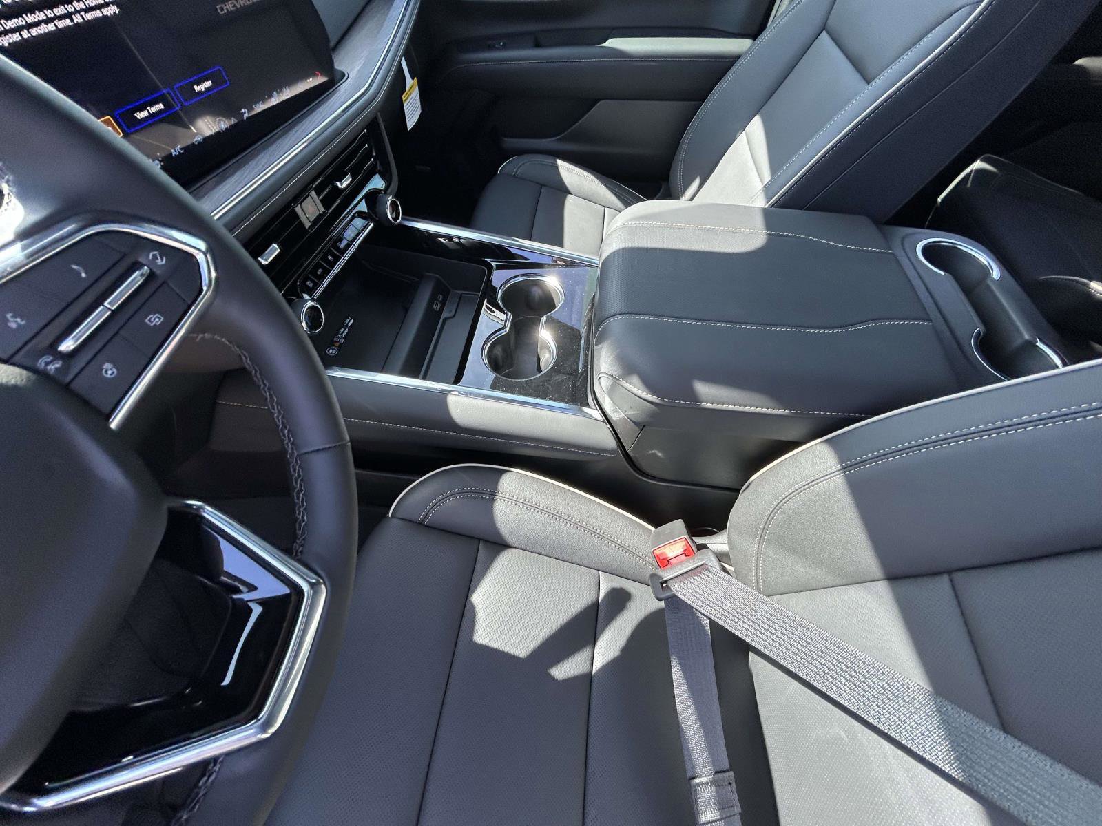 New 2026 Chevrolet Suburban Premier AWD/4WD image 10
