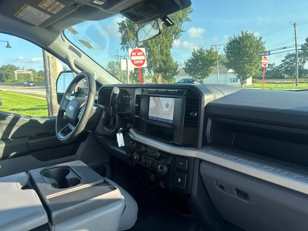 Used 2024 Ford F550 4x4 SuperCab Super Duty image 33
