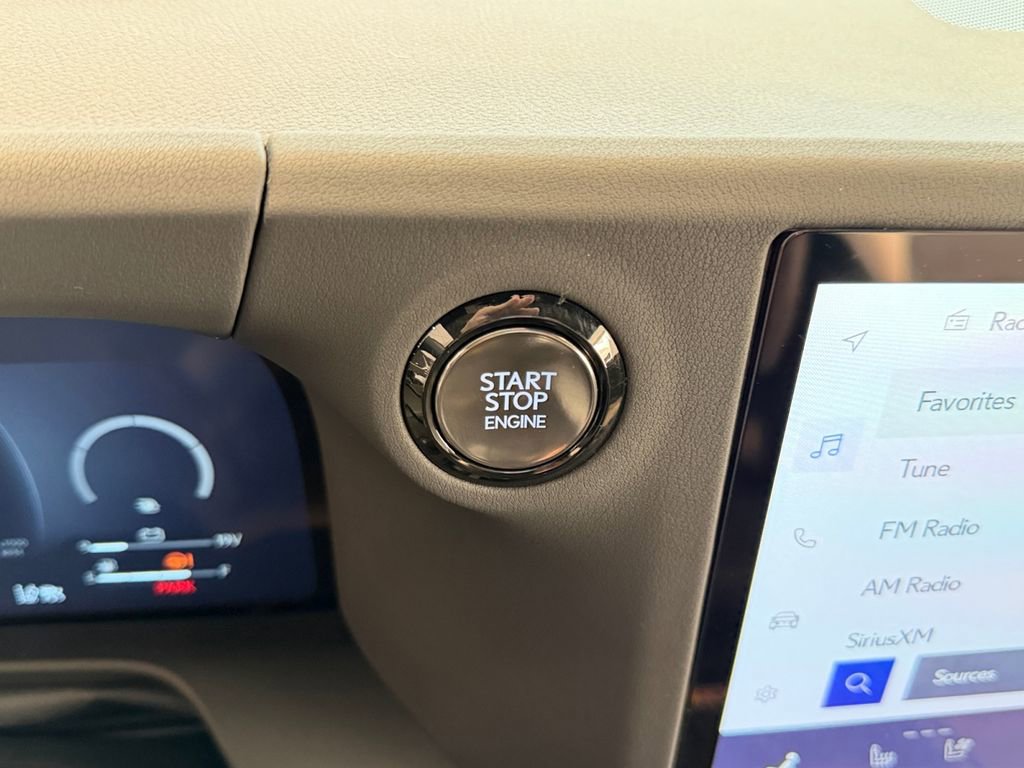 Certified 2025 Lexus GX 550 image 32