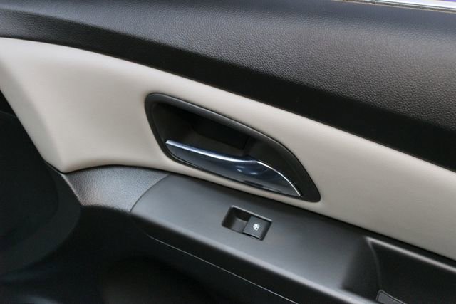 Used 2014 Chevrolet Cruze LT FWD image 9
