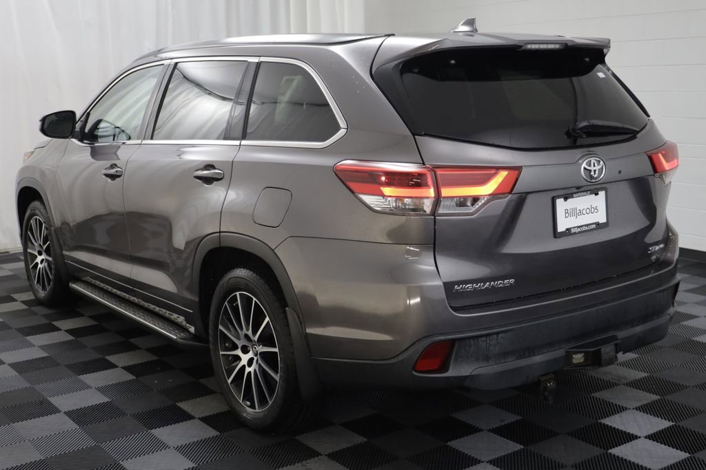 Used 2017 Toyota Highlander SE AWD/4WD image 16