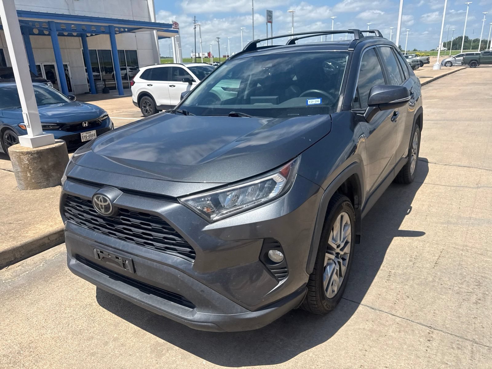 Used 2020 Toyota RAV4 XLE Premium FWD image 3