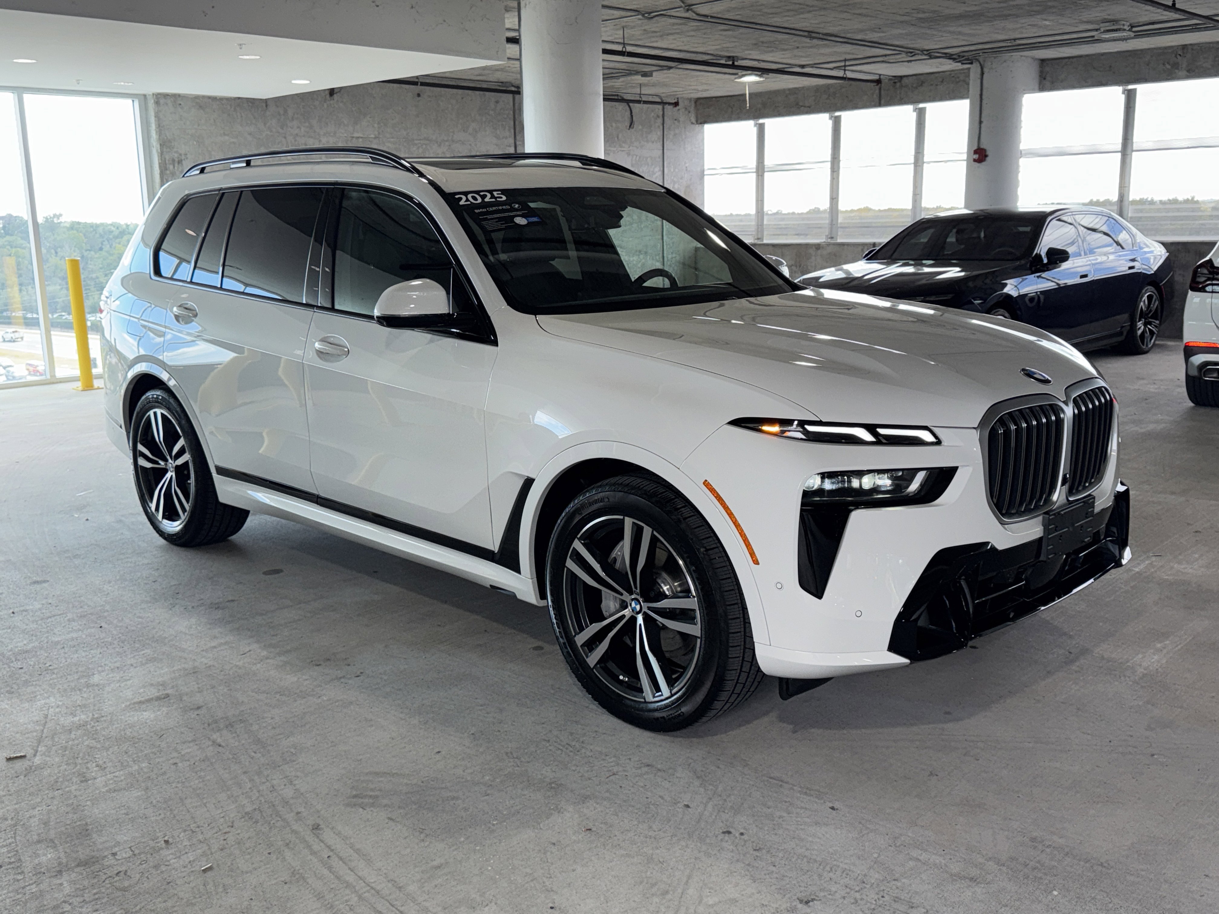 Certified 2025 BMW X7 xDrive40i w/ M Sport Package image 1