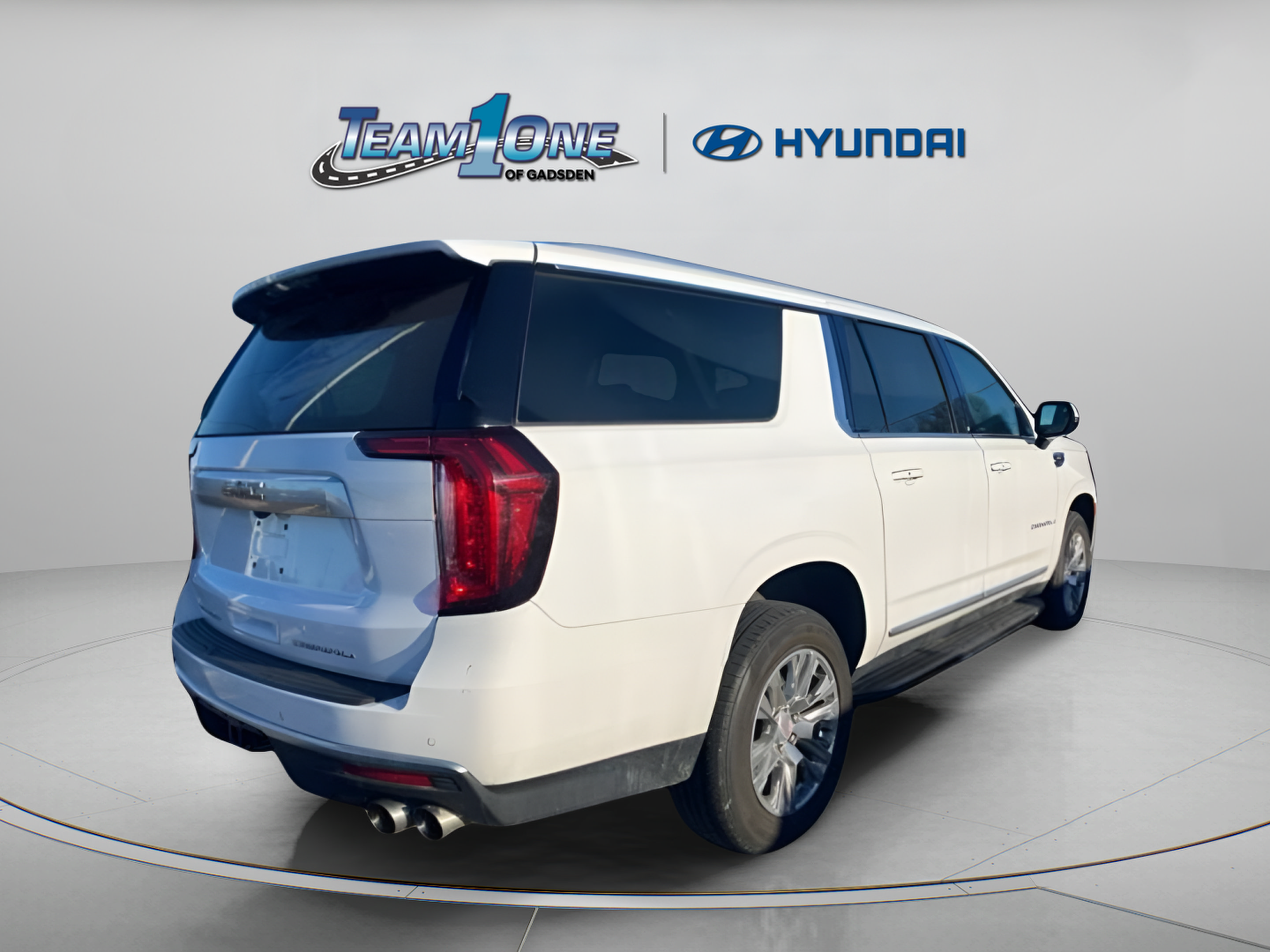 Used 2024 GMC Yukon XL Denali RWD image 7