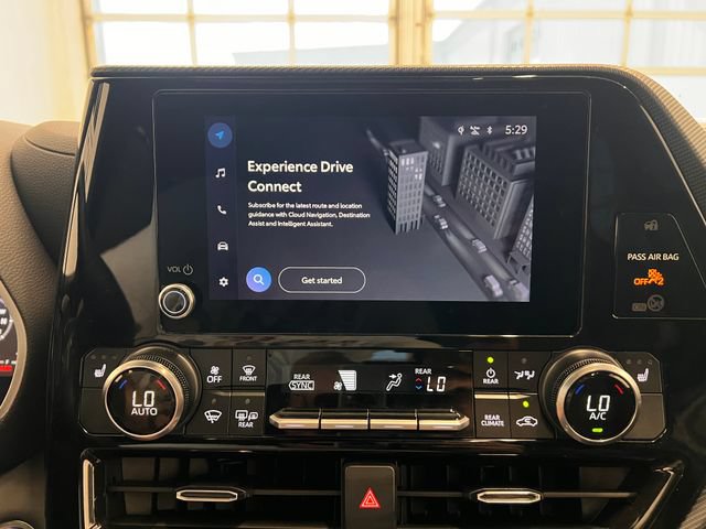 Used 2025 Toyota Highlander XSE AWD/4WD image 25