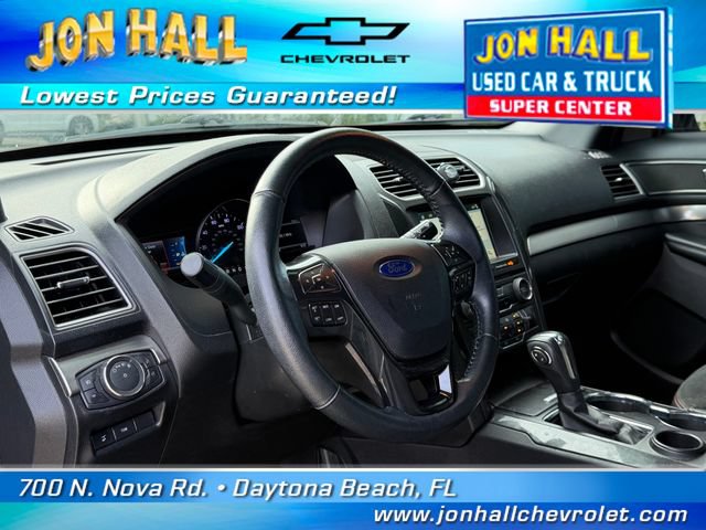 Used 2018 Ford Explorer XLT w/ Equipment Group 202A FWD image 18