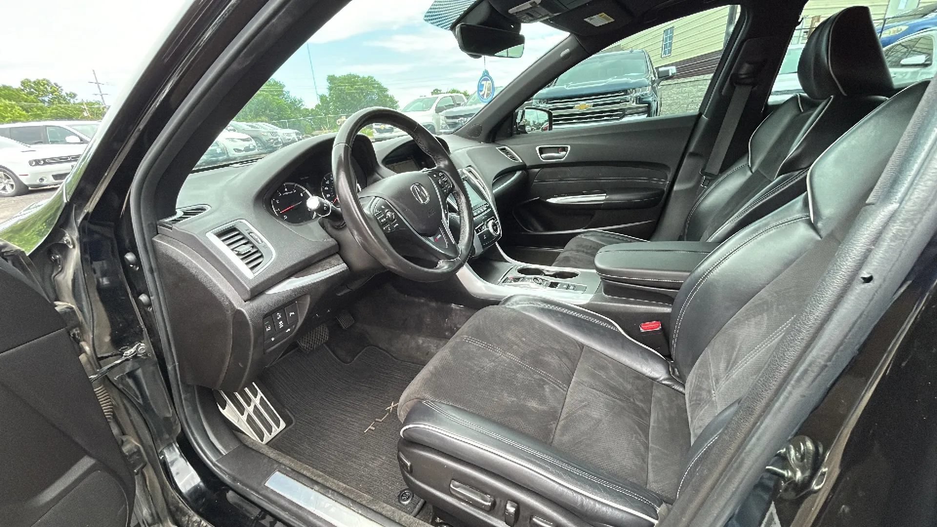 Used 2018 Acura TLX V6 w/ Technology & A-SPEC Pkg FWD image 2
