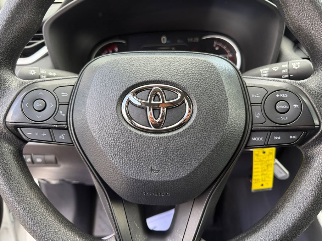 Used 2025 Toyota RAV4 LE AWD/4WD image 18