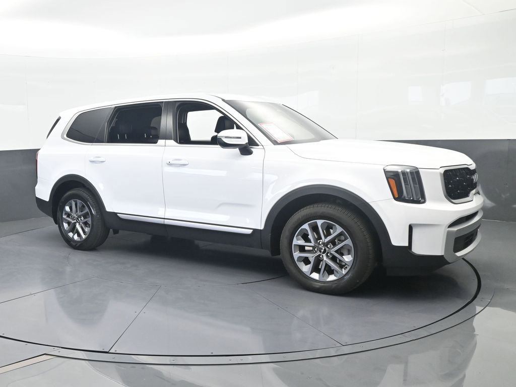 Used 2025 Kia Telluride LX FWD image 8