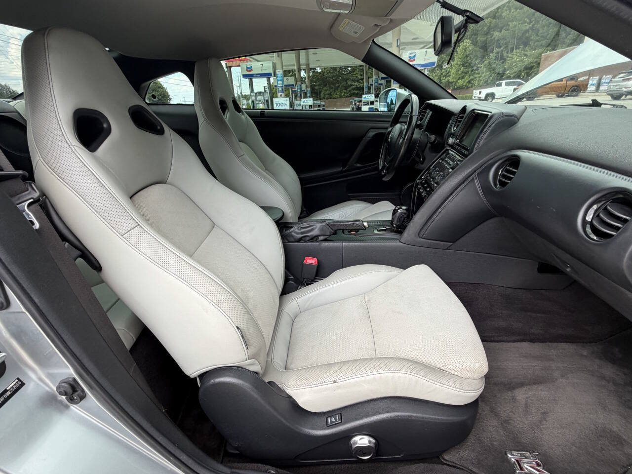 Used 2009 Nissan GT-R Premium AWD/4WD image 6