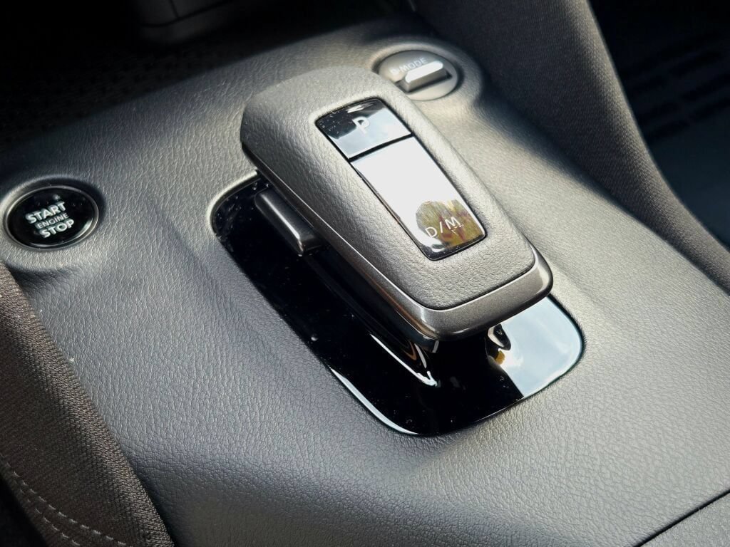 Used 2024 Nissan Z Sport w/ Floor Mat Package RWD image 28