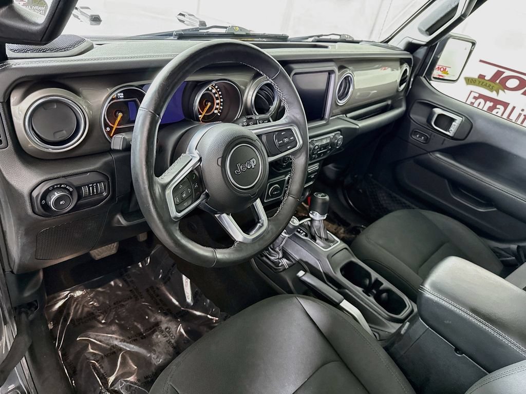 Used 2018 Jeep Wrangler Unlimited Sahara AWD/4WD image 18