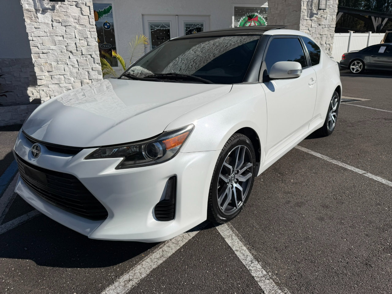 Used 2015 Scion tC image 3