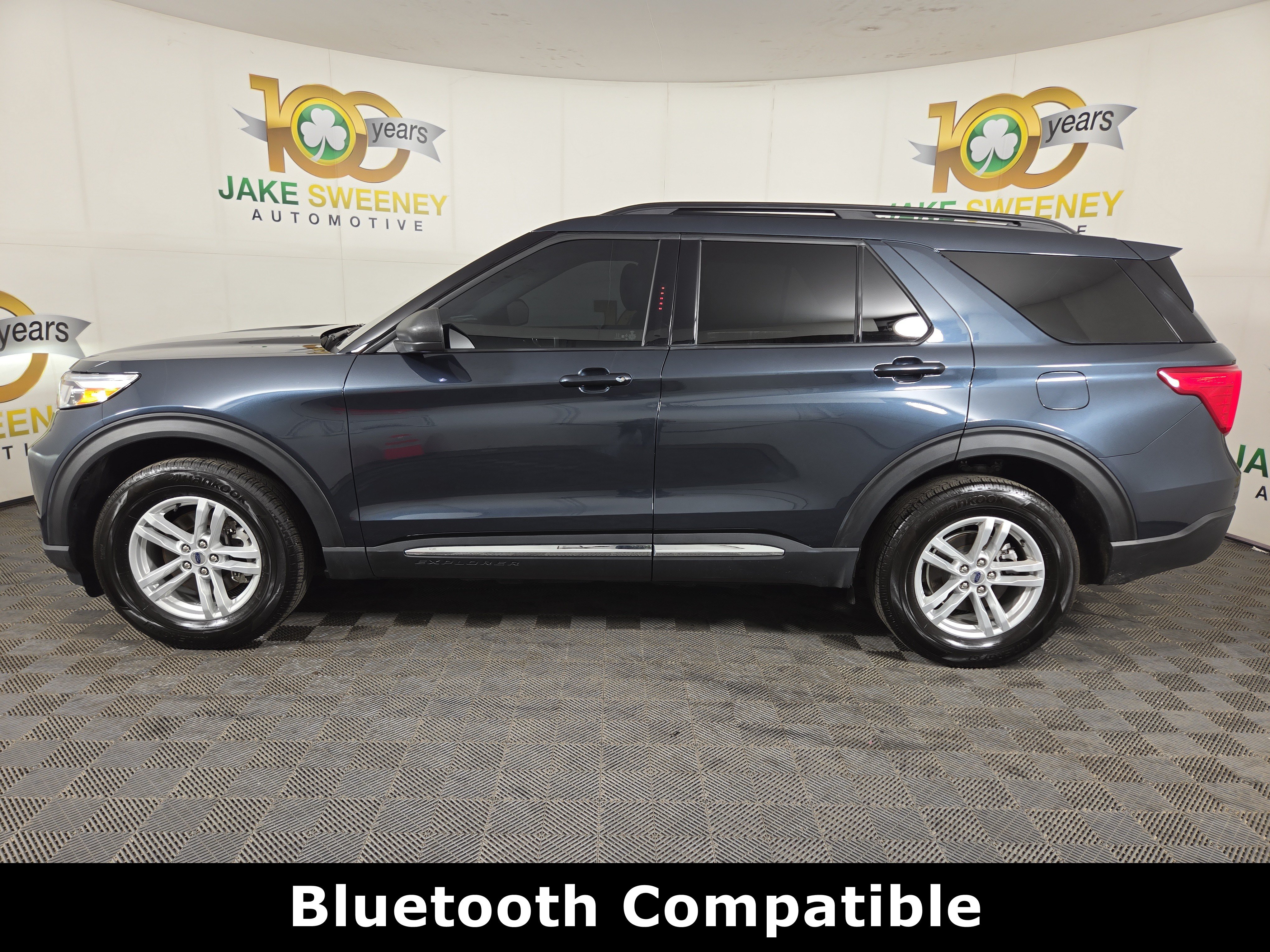 Used 2024 Ford Explorer XLT w/ Equipment Group 202A AWD/4WD image 4