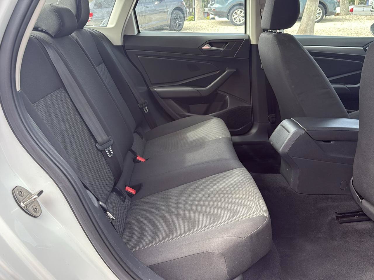 Used 2019 Volkswagen Jetta SE FWD image 17