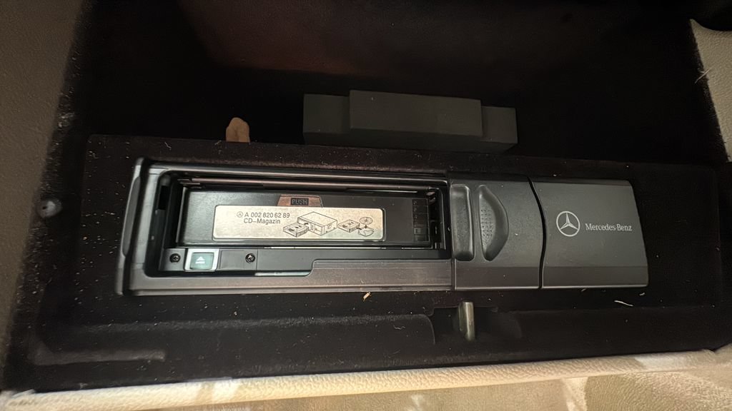 Used 2004 Mercedes-Benz SL 500 image 46