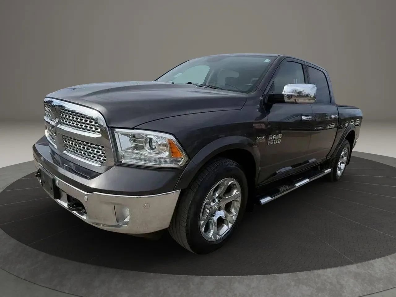 Used 2014 RAM 1500 Laramie w/ Convenience Group AWD/4WD image 3