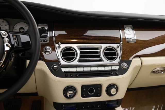 Used 2010 Rolls-Royce Ghost image 18