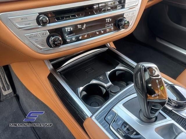 Used 2022 BMW 750i xDrive w/ Executive Package AWD/4WD image 48