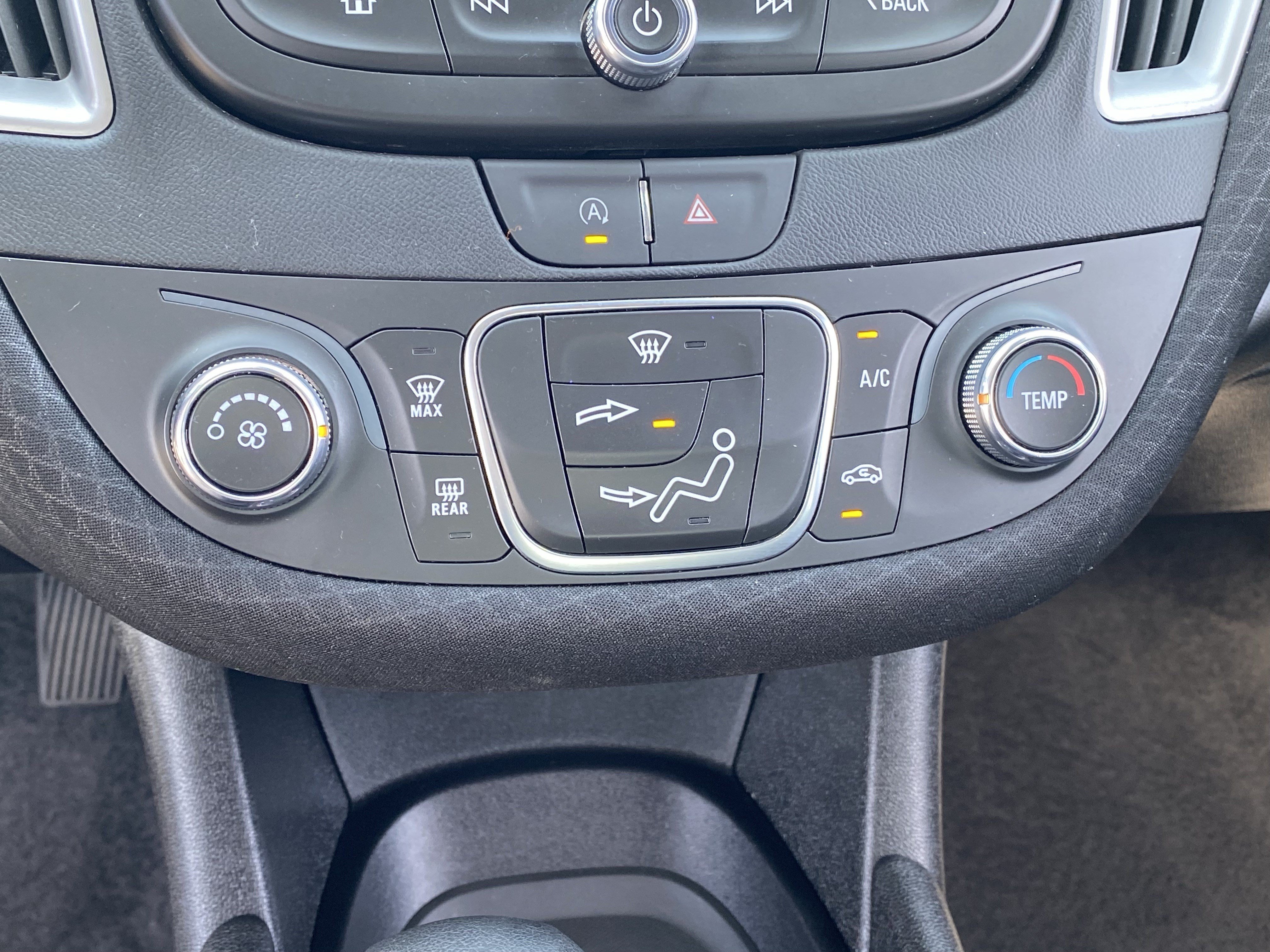 Used 2025 Chevrolet Malibu LS FWD image 24
