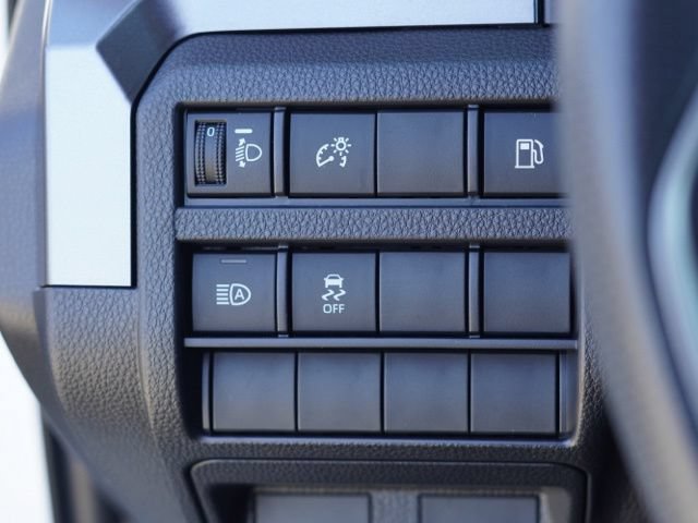 Used 2025 Toyota 4Runner SR5 AWD/4WD image 19