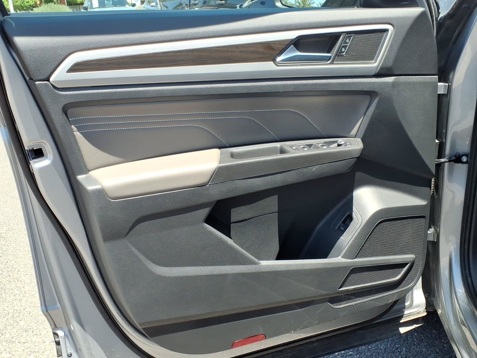 Certified 2023 Volkswagen Atlas SE w/ Panoramic Sunroof Package AWD/4WD image 18