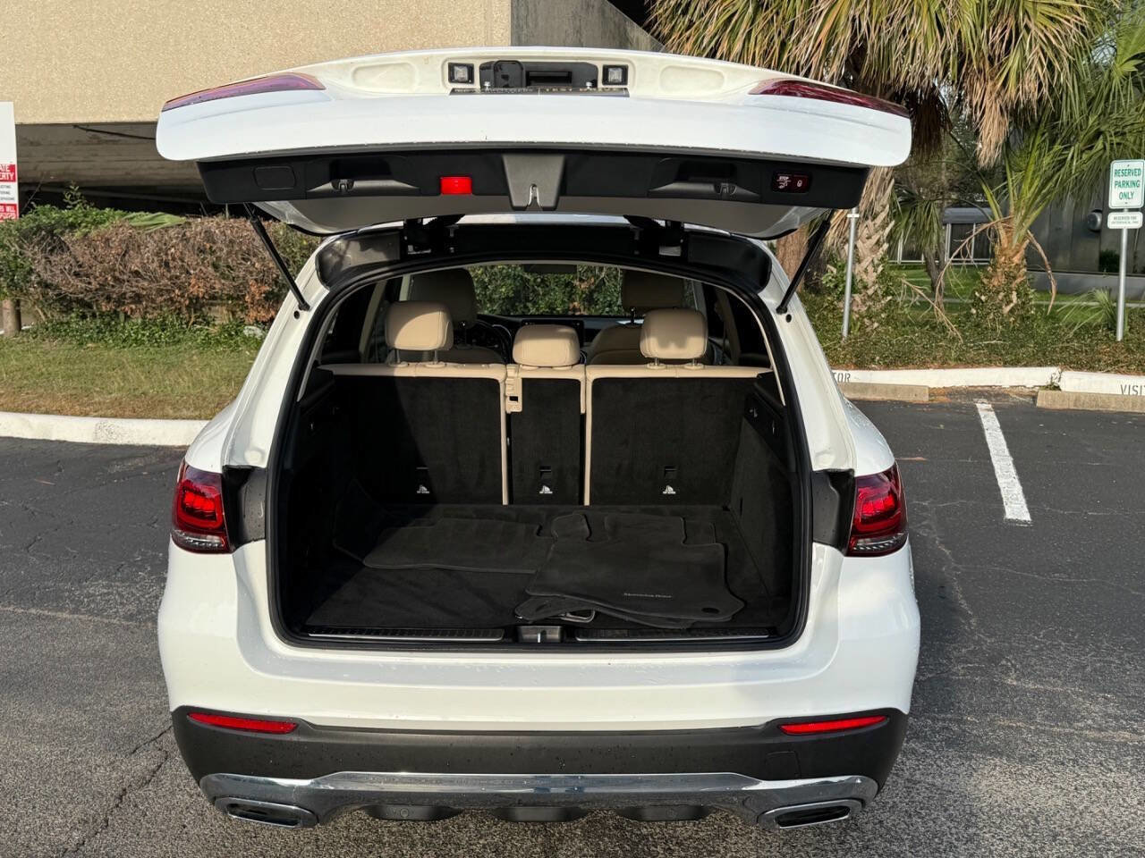 Used 2020 Mercedes-Benz GLC 300 image 49