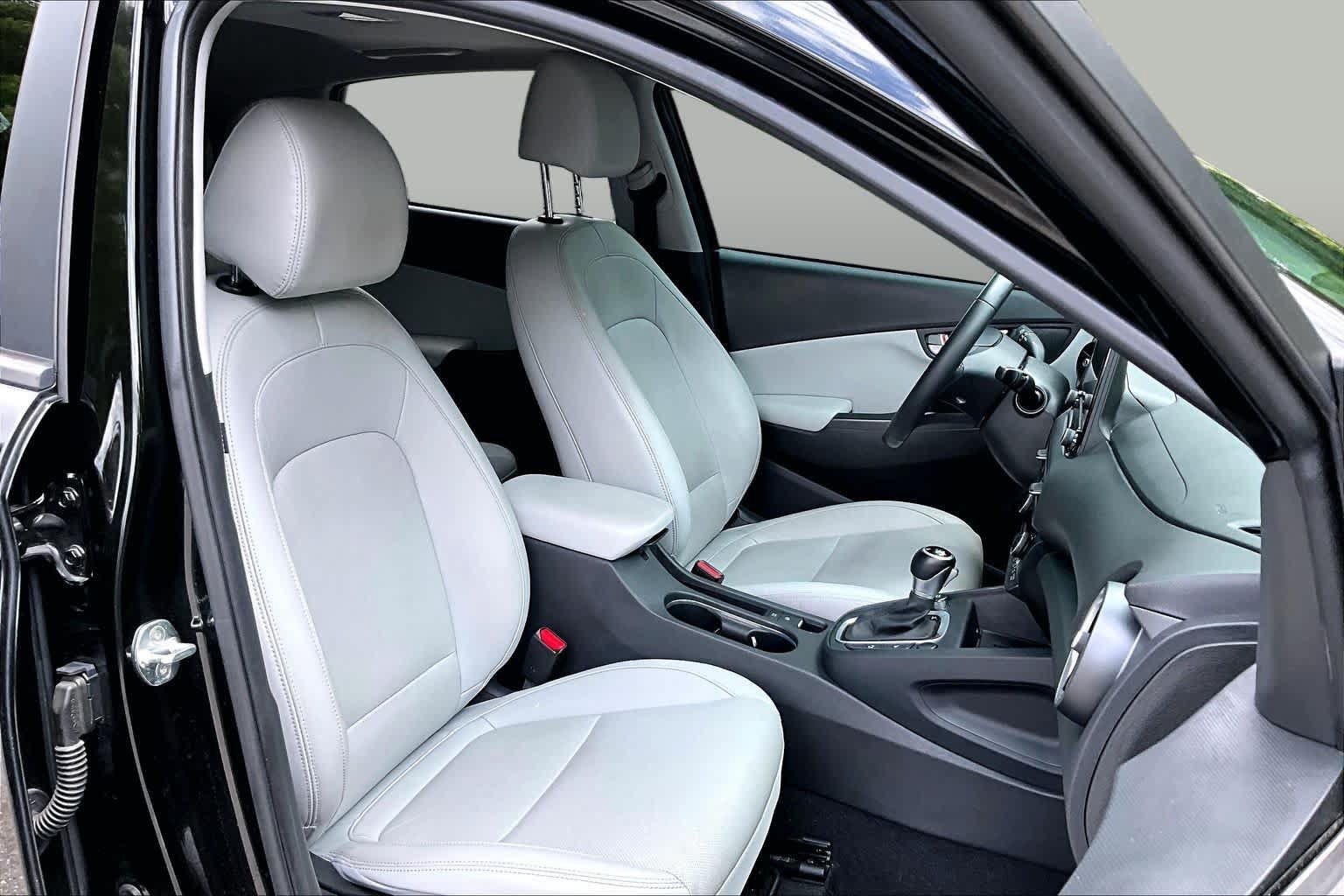 Used 2022 Hyundai Kona Limited FWD image 9