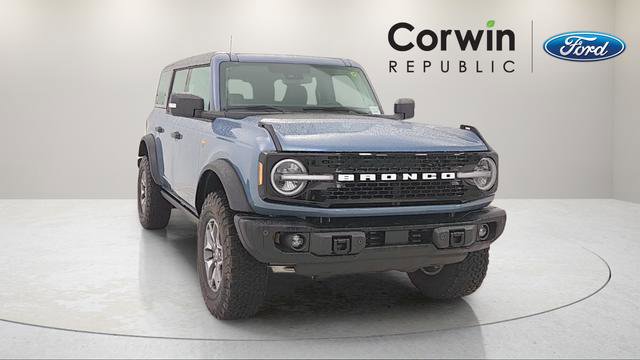 New 2025 Ford Bronco Badlands image 1