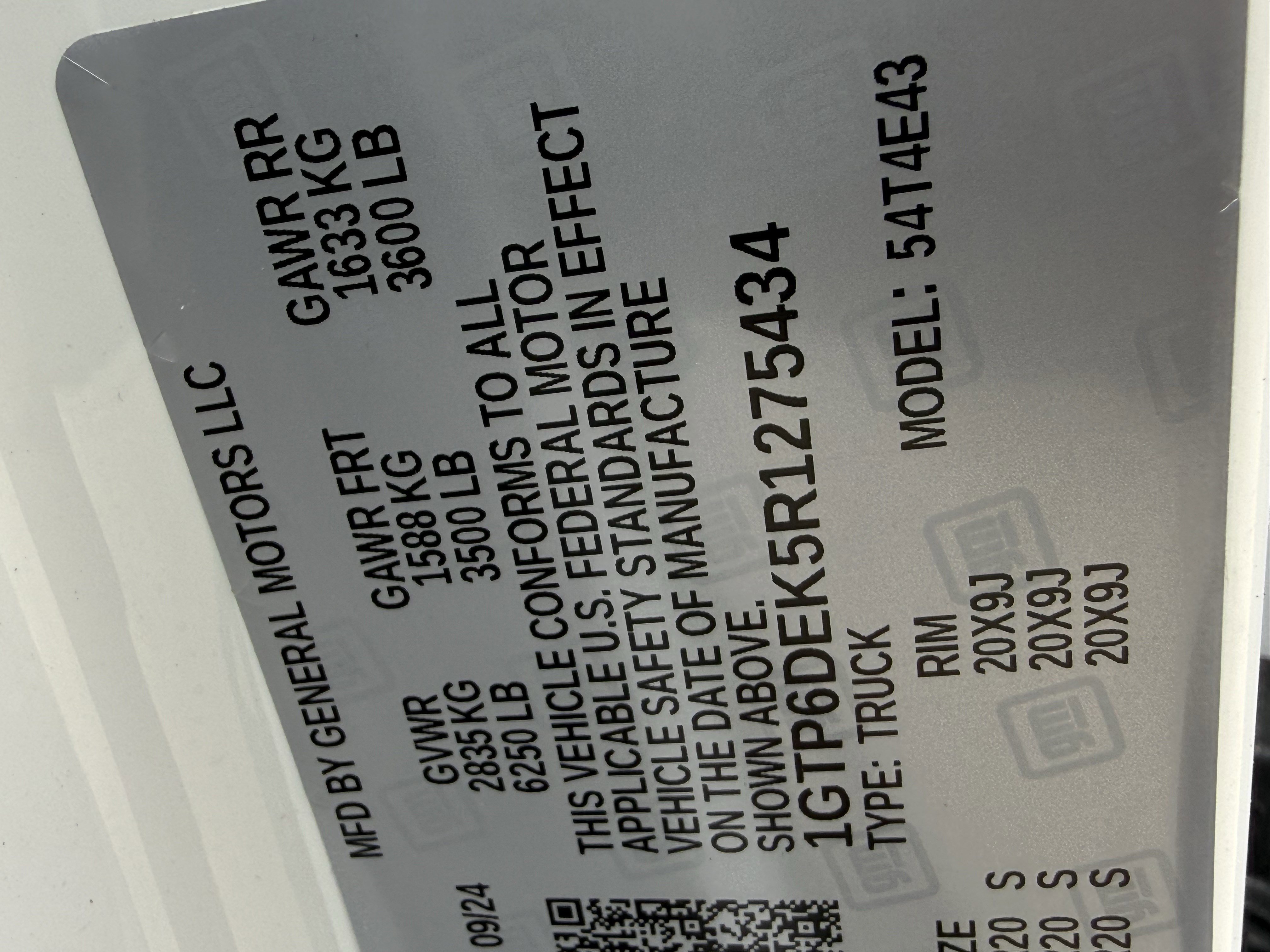 Used 2024 GMC Canyon AT4 w/ AT4 Premium Package image 28