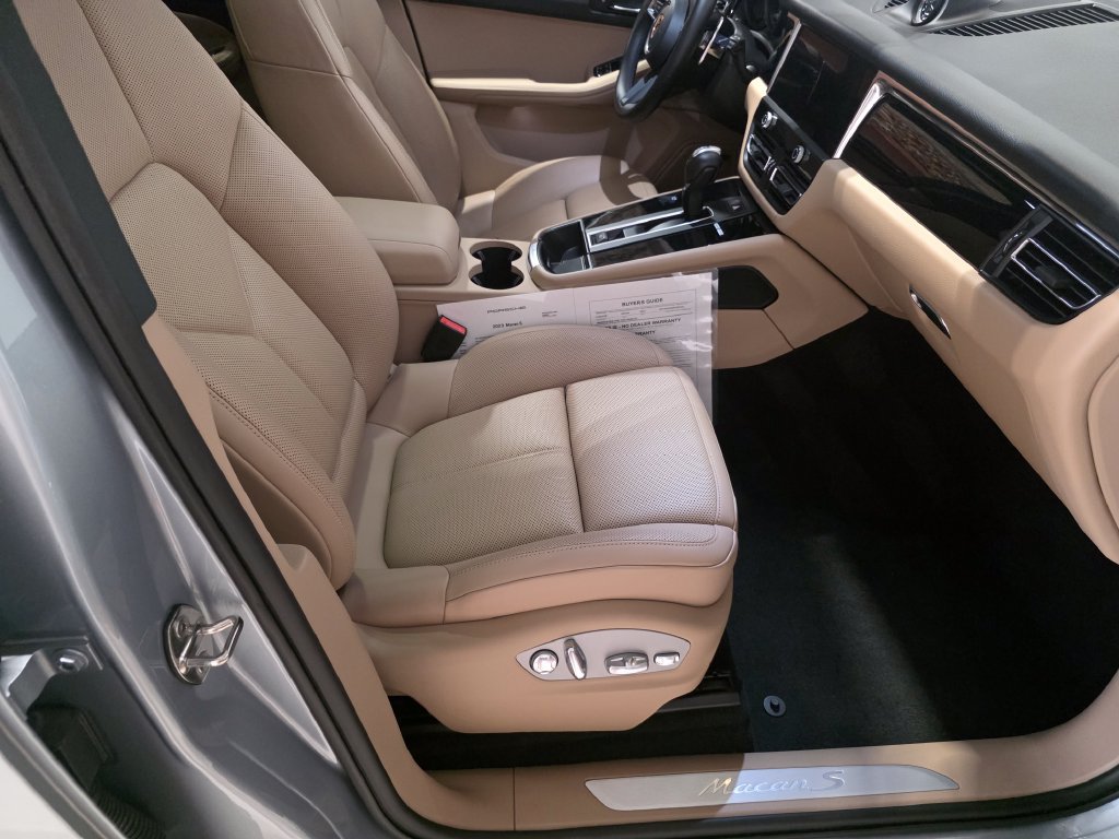 Certified 2023 Porsche Macan S AWD/4WD image 21
