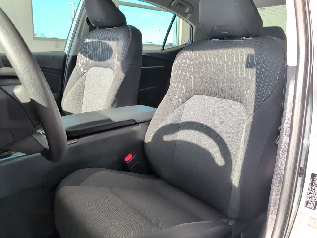 Used 2025 Toyota Camry LE FWD image 12