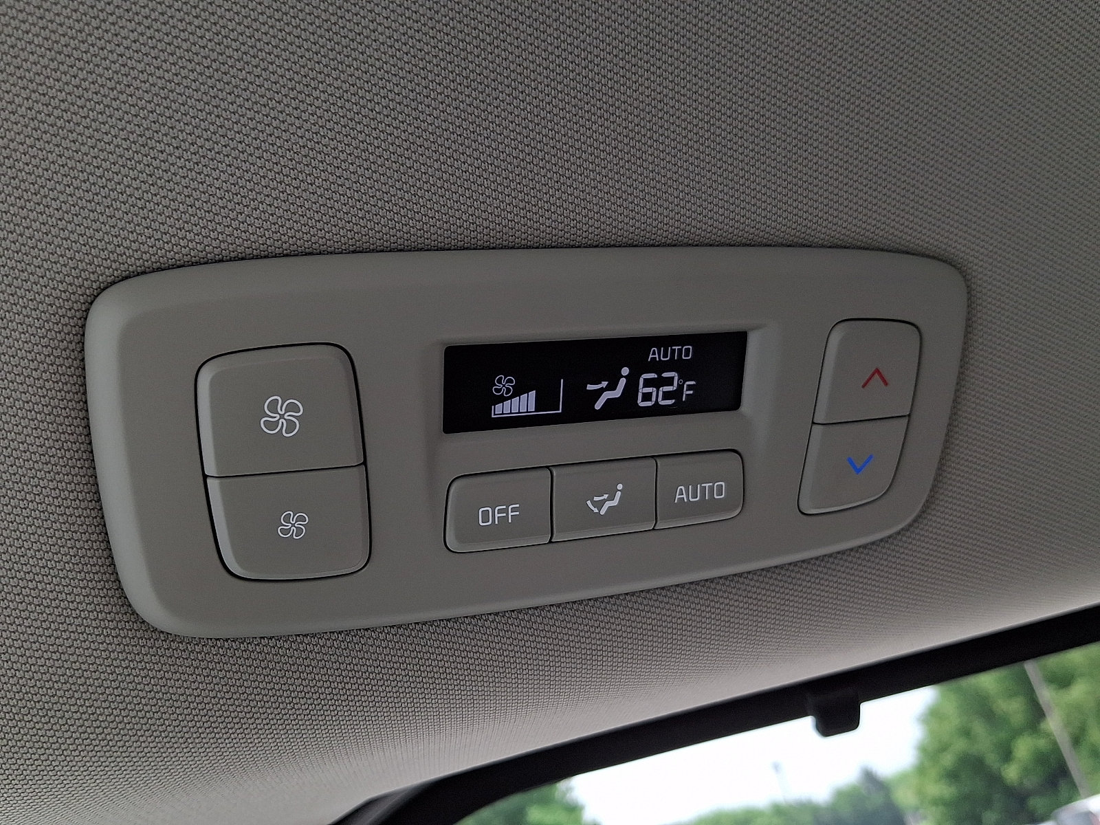 Certified 2025 Kia Carnival EX FWD image 12