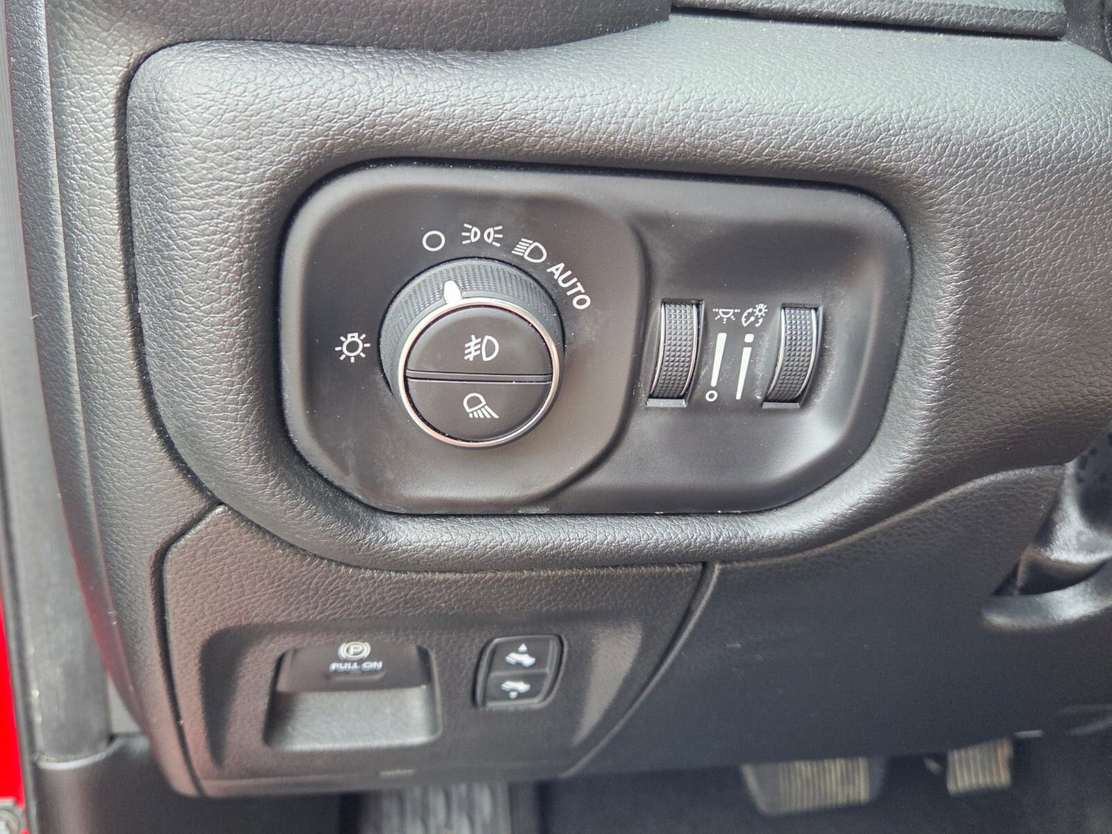 Used 2025 RAM 1500 Big Horn AWD/4WD image 30