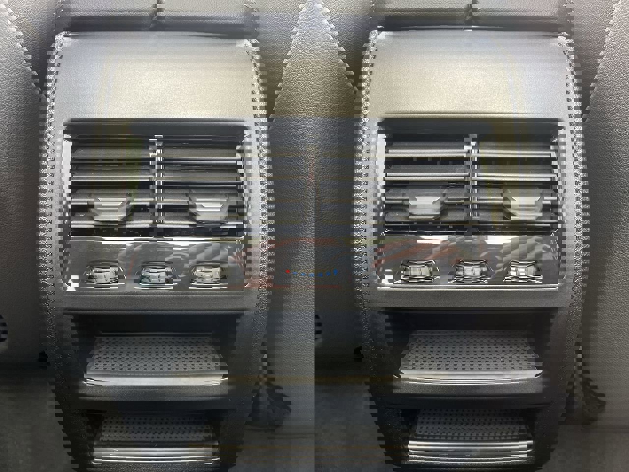 Used 2026 BMW X5 xDrive50e w/ Executive Package image 31