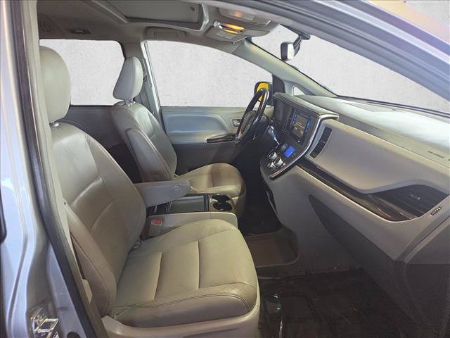Used 2016 Toyota Sienna XLE w/ XLE Navigation Package AWD/4WD image 20