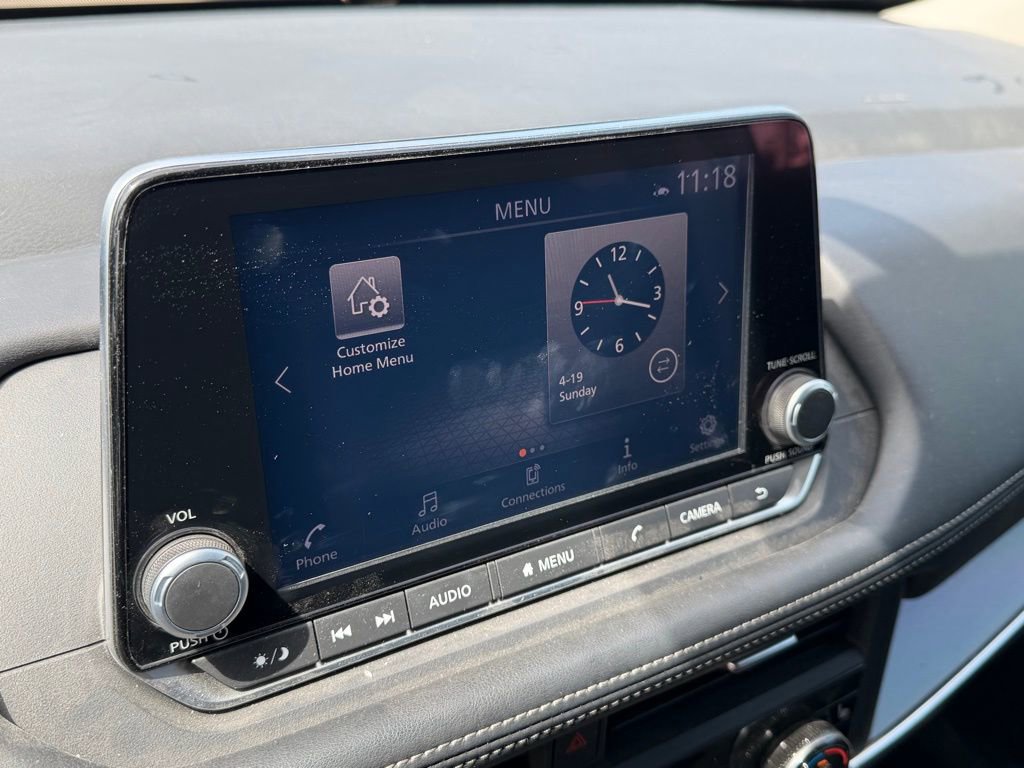 Used 2024 Nissan Rogue SV w/ SV Premium Package FWD image 18