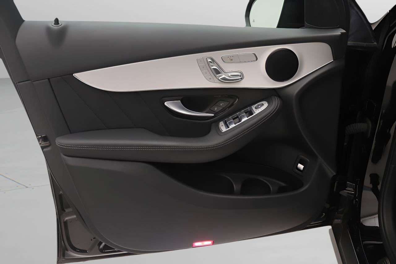 Certified 2022 Mercedes-Benz GLC 300 image 17