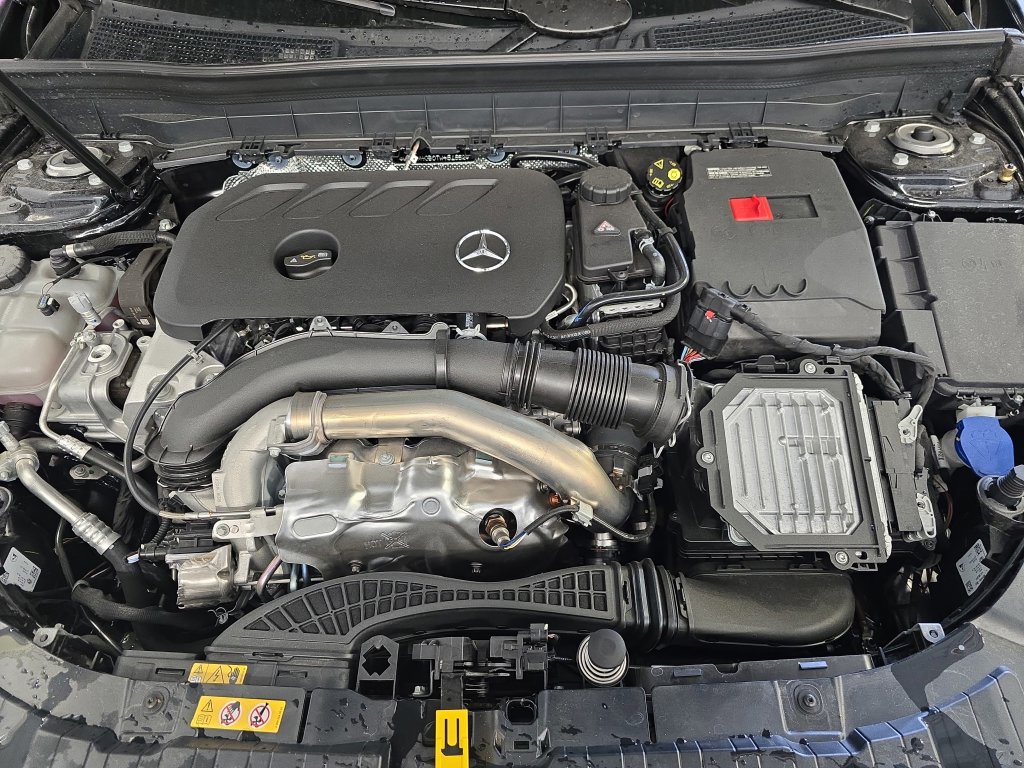 New 2026 Mercedes-Benz GLB 250 image 32