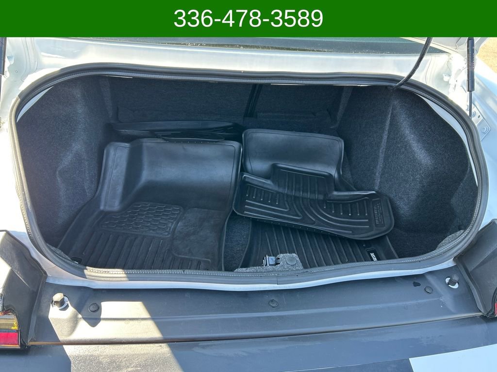 Used 2022 Dodge Challenger R/T w/ Blacktop Package image 17