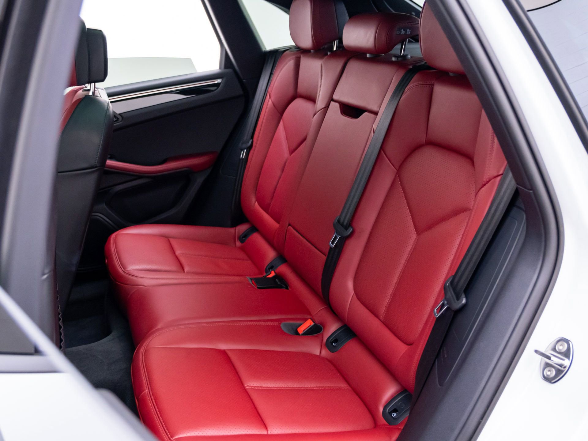 Certified 2023 Porsche Macan Turbo image 16