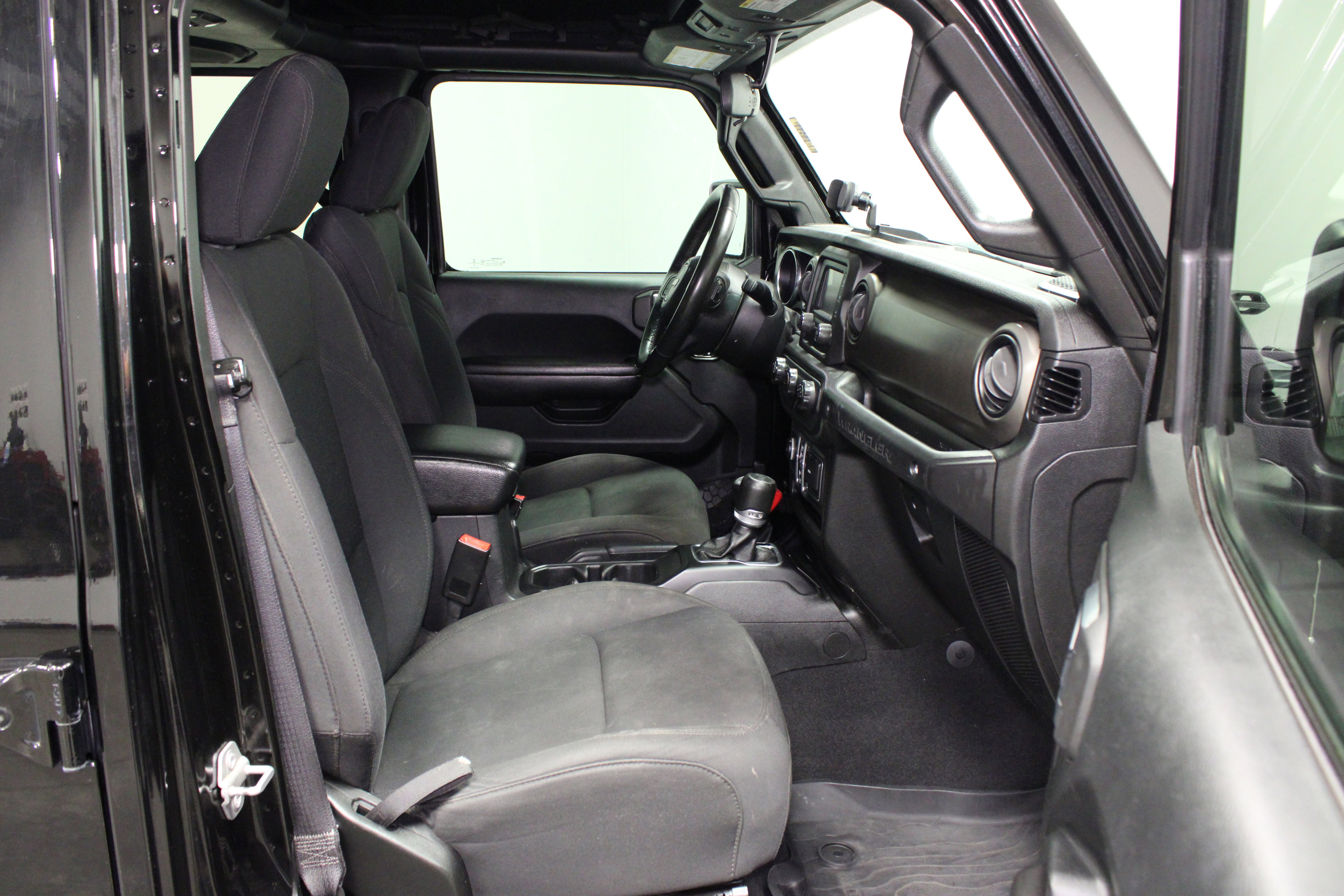 Used 2018 Jeep Wrangler Unlimited Sport S AWD/4WD image 13