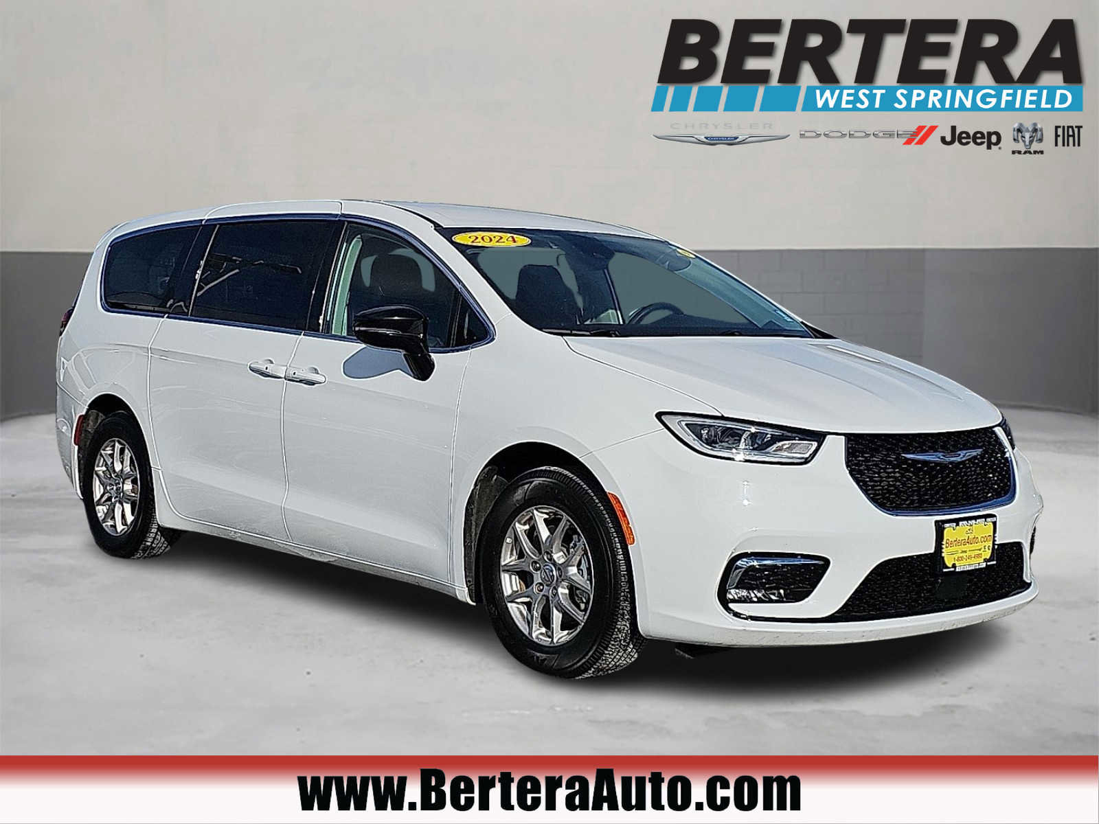 Used 2024 Chrysler Pacifica Touring-L