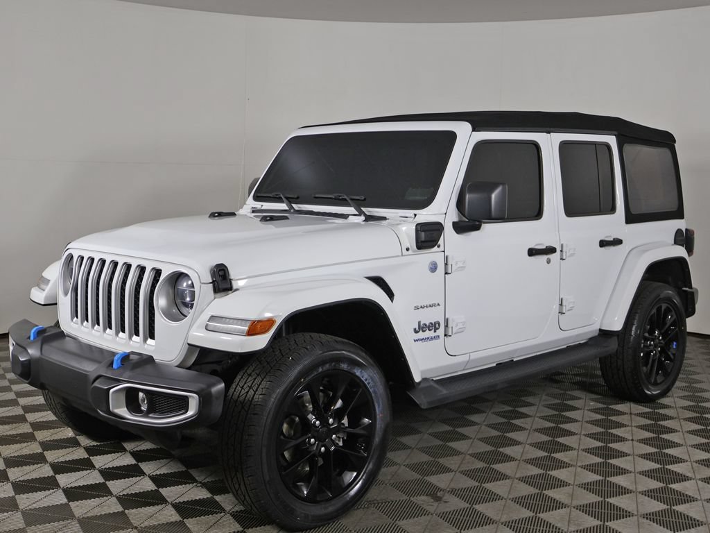 Used 2022 Jeep Wrangler Unlimited Sahara w/ Cold Weather Group AWD/4WD image 5