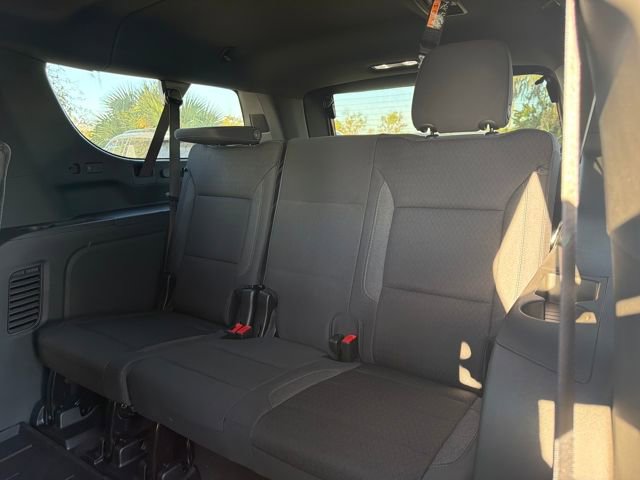 New 2026 Chevrolet Suburban LS image 24