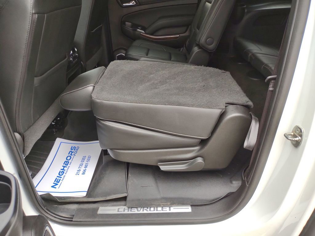 Used 2017 Chevrolet Suburban LT image 27