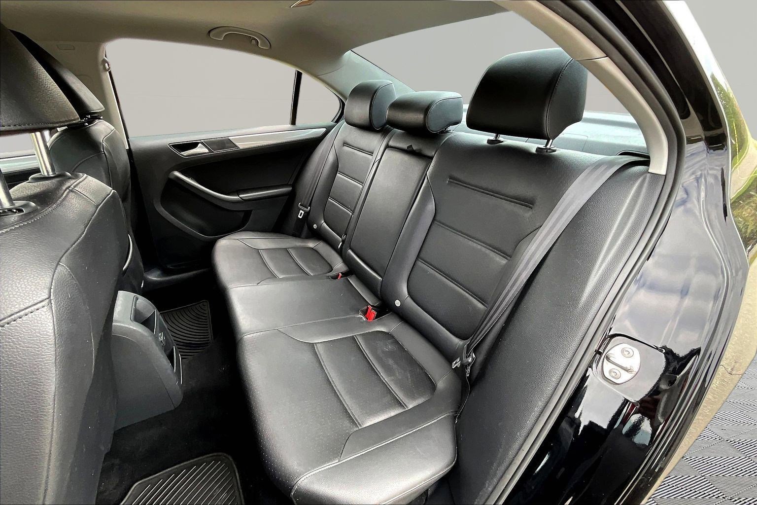 Used 2017 Volkswagen Jetta SE image 22