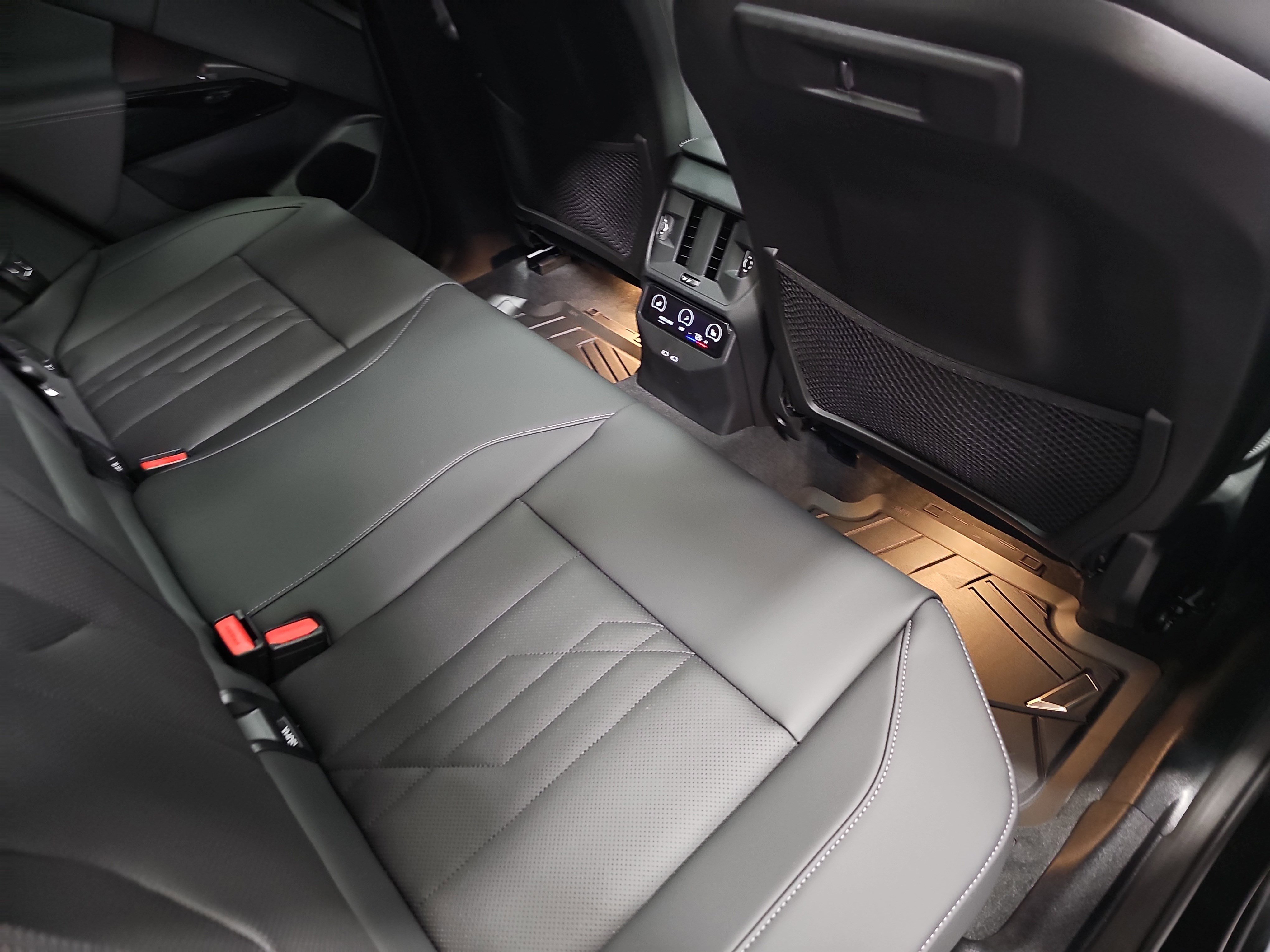 New 2026 BMW X3 xDrive30 w/ Premium Package image 11