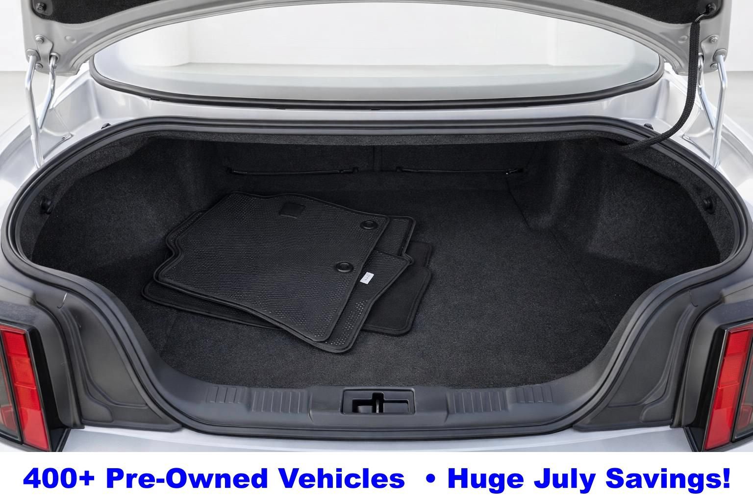 Used 2022 Ford Mustang Premium RWD image 18
