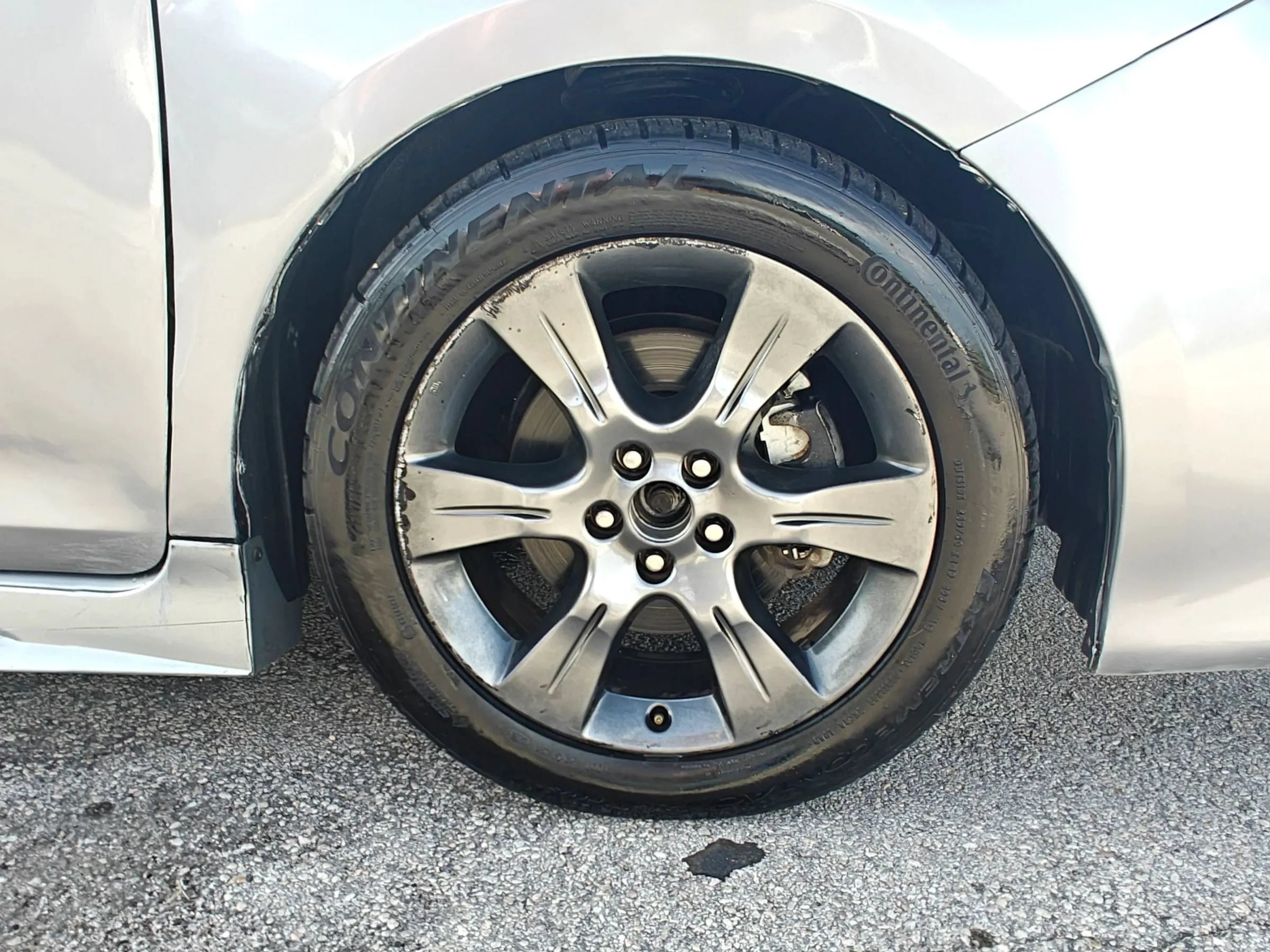 Used 2015 Toyota Sienna SE w/ SE Preferred Package FWD image 25